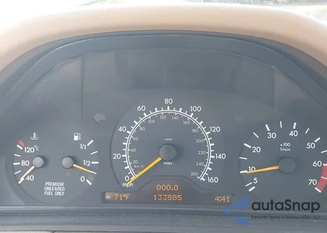 1998 Mercedes-Benz E 320 из США, поврежденный, VIN WDBJF65F6WA676179